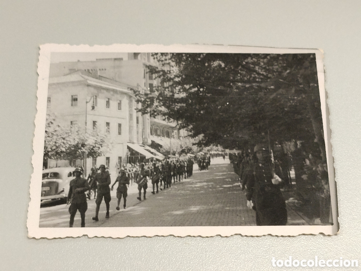Militaria: Fotograf&iacute;a guerra civil militar.bando nacional.falange.franco requete.legionarios.patriotico