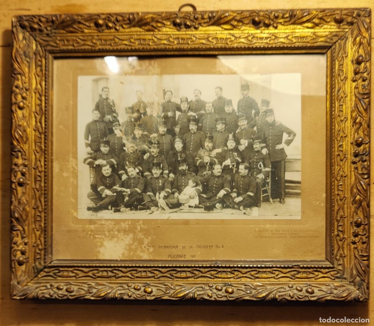 Militaria: Antigua fotograf&iacute;a del regimiento de infanter&iacute;a de la princesa n 4 Alicante enmarcado y con cristal