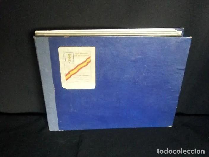 Militaria: CARPETA CON 45 LAMINAS DE UNIFORMES DE LA ARMADA Y REVISTA GENERAL DE MARINA - LEER DESCRIPCION