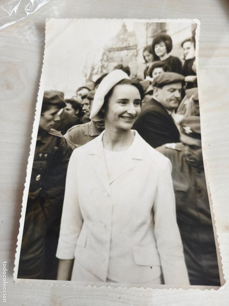 Militaria: Foto original a&ntilde;os 60 de Maria de las Nieves de Borb&oacute;n Parma. Mide 18 x 12 cms. Carlismo. Requetes