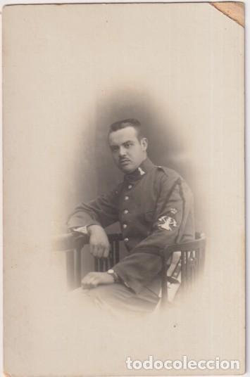 Militaria: Soldado. Tarjeta postal Foto Ban&uacute;s. Barcelona