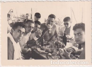 Militaria: Infantes d Marina en el Merendero de la Playa de Fuentebrav&iacute;a (Puerto de Santa Mar&iacute;a Foto Malet.) A&ntilde;