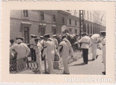 Militaria: Infanter&iacute;a de Marina. D&iacute;a de la Entrada en la Escuela de Aplicaci&oacute;n. San Fernando. A&ntilde;o 1955. Foto Ma