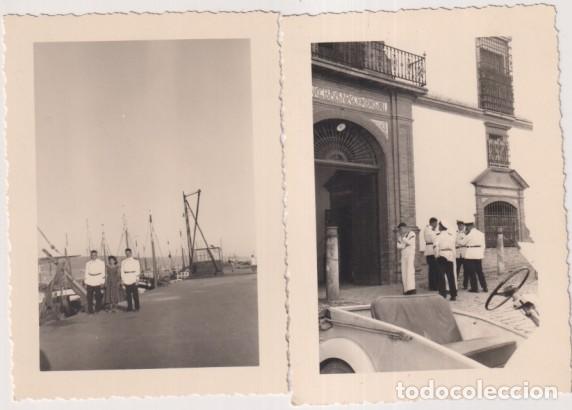 Militaria: Infantes de Marina de paseo. Lote de 2 Fotograf&iacute;as. San Fernando (C&aacute;diz) 1955. Foto Malet. C&aacute;diz