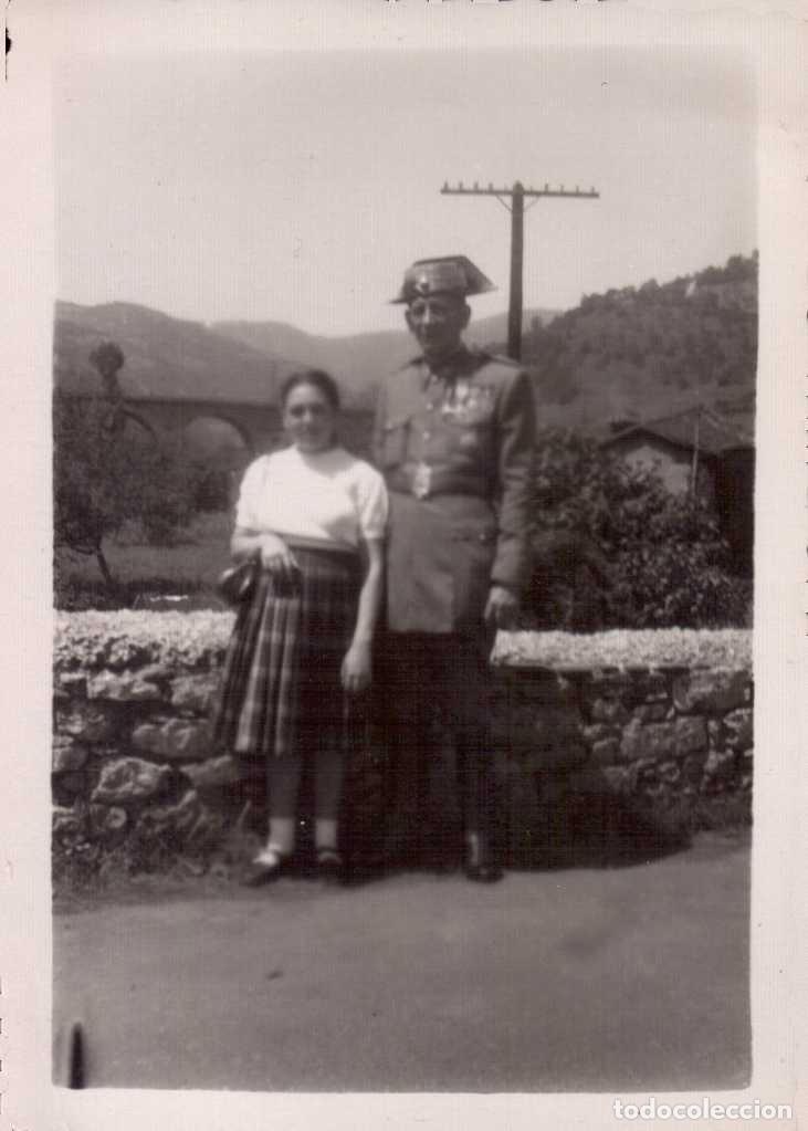 Militaria: FOTOGRAFIA GUARDIA CIVIL Y TRICORNIO DE GALA