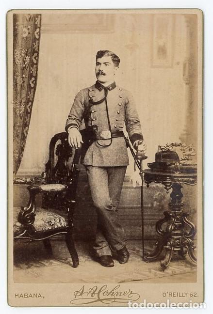 Militaria: MILITAR ESPA&Ntilde;OL. GUERRA DE CUBA. Letras en cuello de guerrera: O P. Numero en hebilla: 929. Cohner.