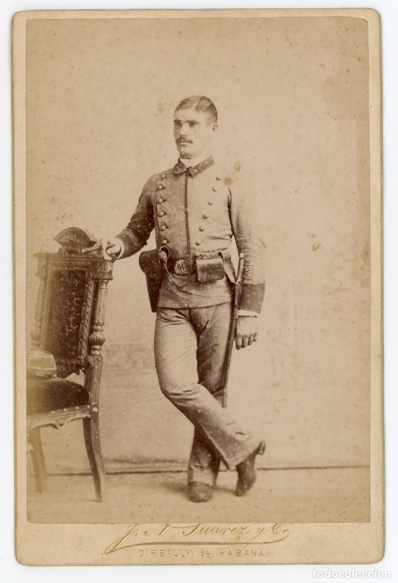 Militaria: MILITAR ESPA&Ntilde;OL. GUERRA DE CUBA. Letras en cuello de guerrera: O P. Numero en hebilla: 645. SUAREZ