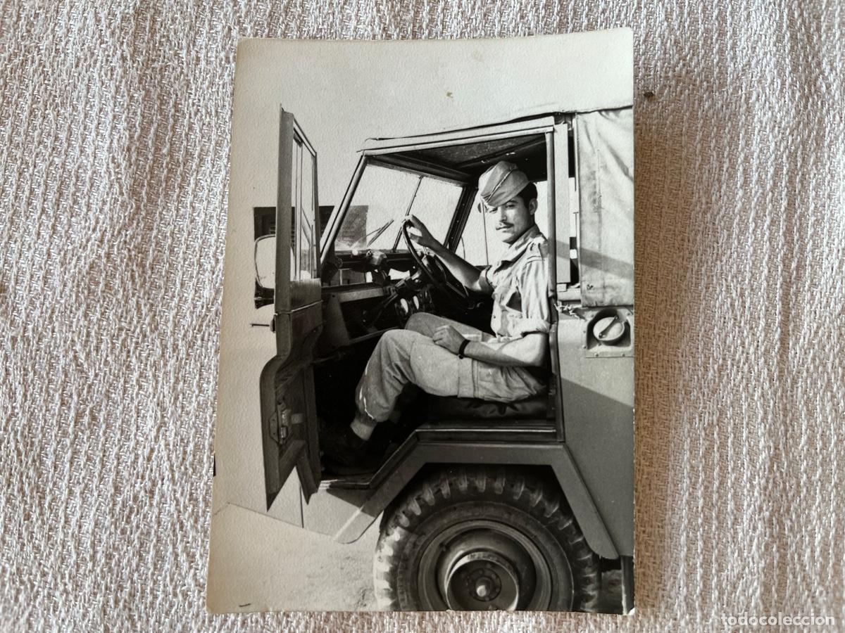 Militaria: Foto SOLDADO ESPA&Ntilde;OL DE UNIFORME CAMPAMENTO SIDI IFNI EN CAMI&Oacute;N - FINALES A&Ntilde;OS 60 - SAHARA ESPA&Ntilde;OL