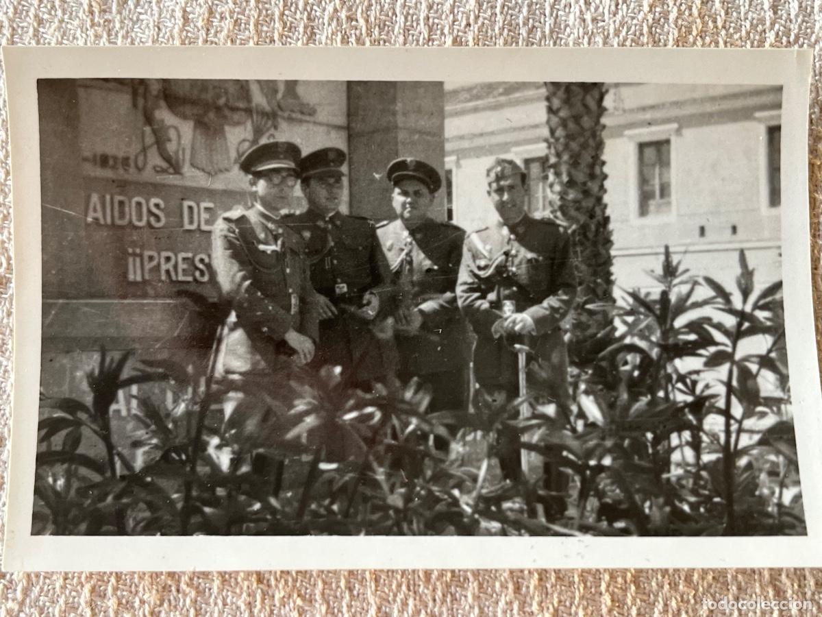 Militaria: Fotograf&iacute;a Ca&iacute;dos de Espa&ntilde;a &iexcl;&iexcl;Presente!! - CONMEMORACI&Oacute;N MILITAR A&Ntilde;OS 40 POSTGUERRA - BADAJOZ