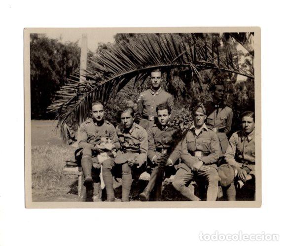 Militaria: MILITARES POSANDO EN LA LAGUNA, SANTA CRUZ DE TENERIFE, ISLAS CANARIAS.1932. 9,2X7,2
