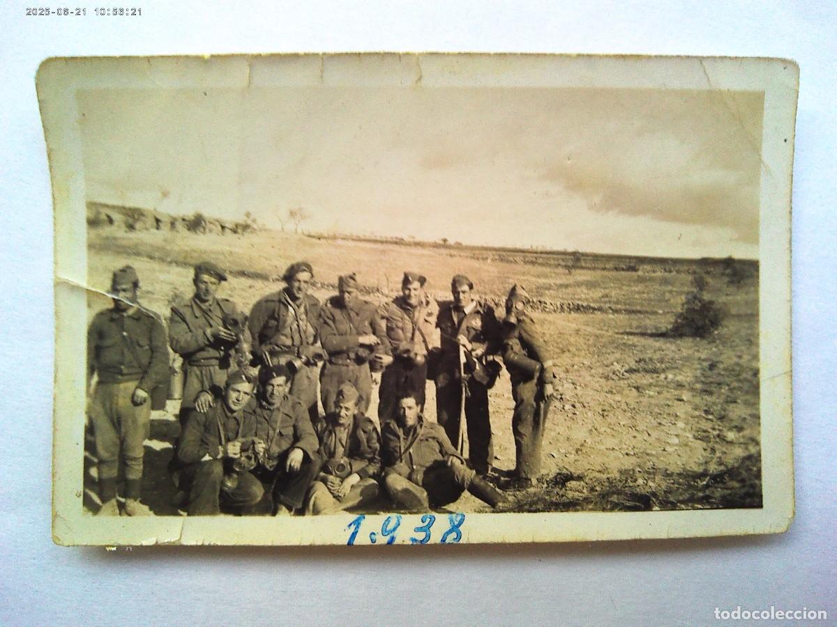 Militaria: GUERRA CIVIL : FOTO DE MILITARES DE ARTILLERIA CON MASCARAS DE GAS , 1938