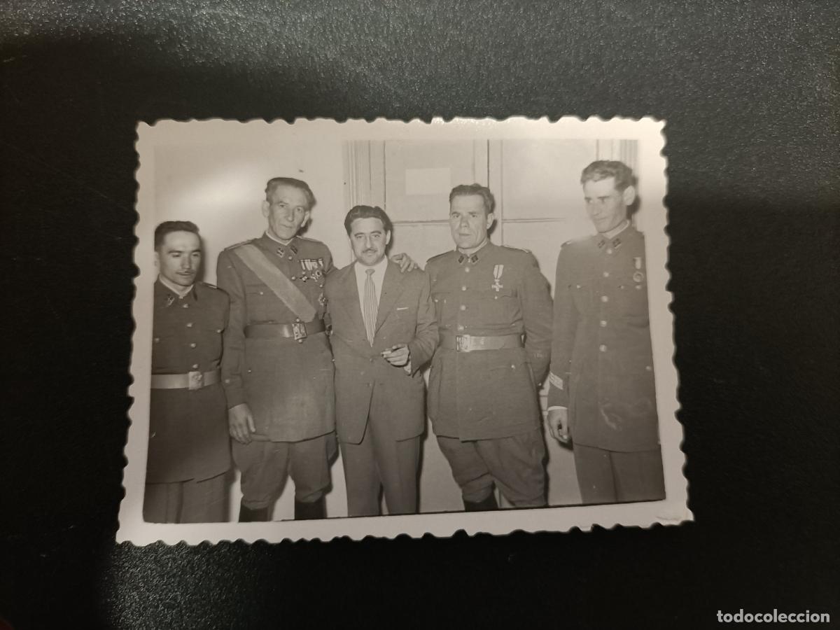 Militaria: FOTOGRAFIA FALANGE FRANCISCO LABADIE DIVISION AZUL.... GUARDIAS CIVILES ETC 7.8 X 6