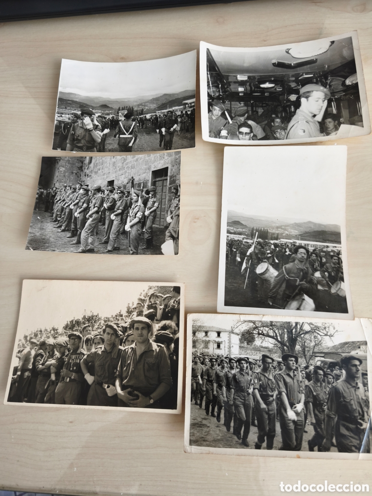 Militaria: Seis fotos Montejurra a&ntilde;os 60. Despegadas de &aacute;lbum. Requetes