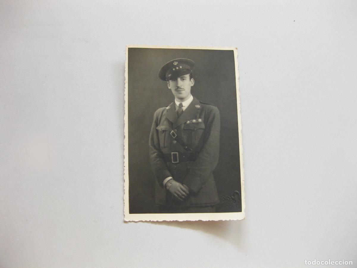 Militaria: FOTOGRAF&Iacute;A ORIGINAL DE UN CAPIT&Aacute;N DE COMPLEMENTO DE LA GUERRA CIVIL O REP&Uacute;BLICA.