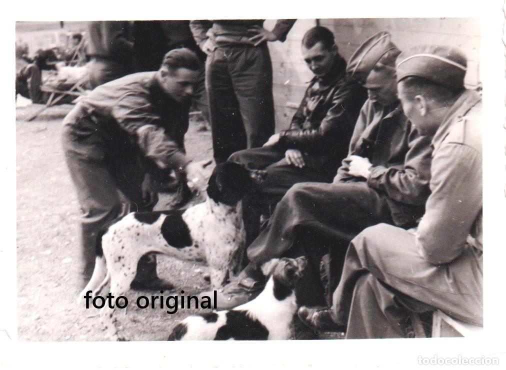 Militaria: AERODROMO? CON PILOTO Y PERSONAL LEGION CONDOR PERROS GUERRA CIVIL