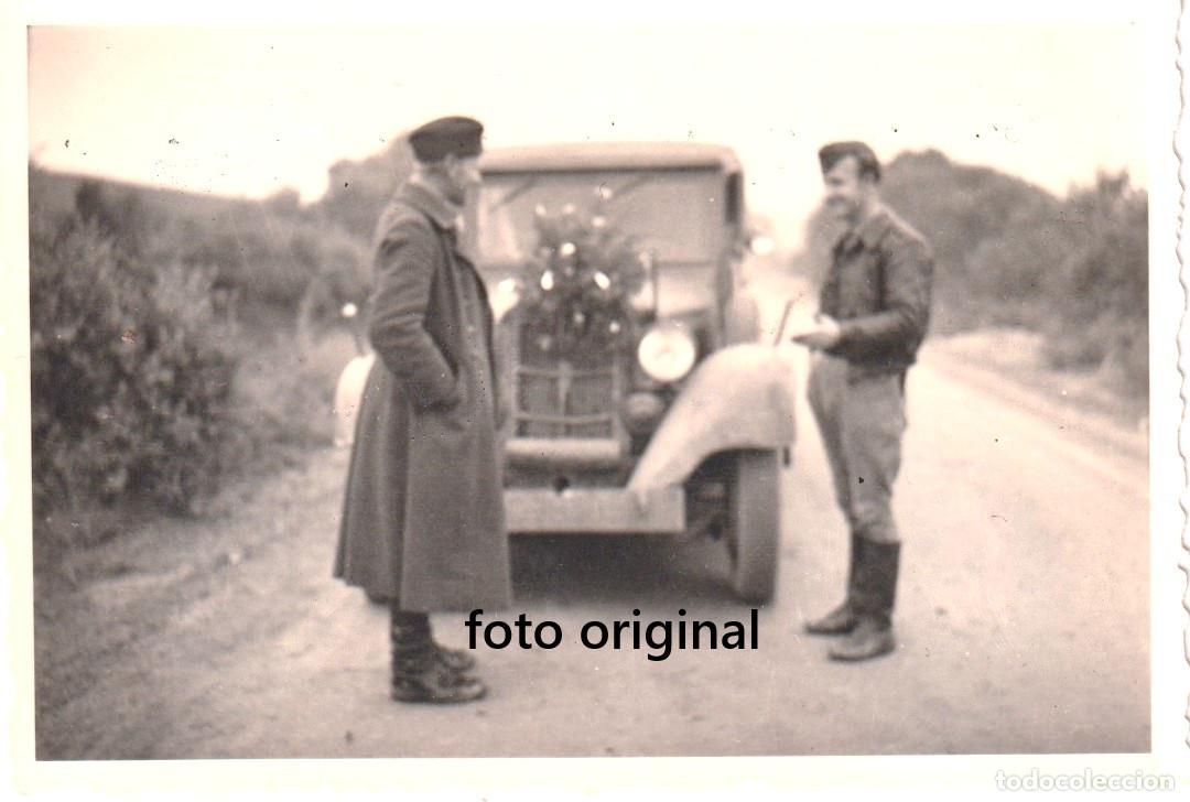 Militaria: FRENTE ARAGON COCHE CON FLORES LEGION CONDOR GUERRA CIVIL