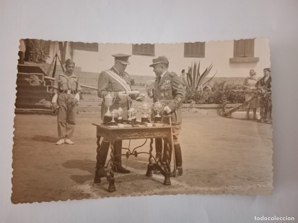 Militaria: FOTO ENTREGA DE PREMIOS TERCIO D. JUAN DE AUSTRIA III DE LA LEGION - A&Ntilde;OS 50 - EJERCITO ESPA&Ntilde;OL