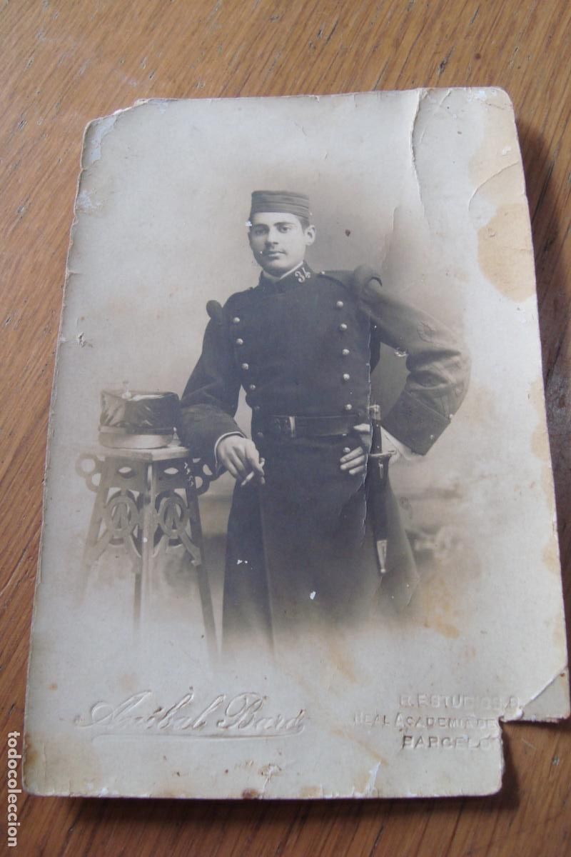 Military Antiques: ANTIGUA FOTOGRAFIA DE MILITAR. FOTO ANIBAL BARD BARCELONA. ENVIADA A ANTONIA ARROYO VAYAS. HINOJOS