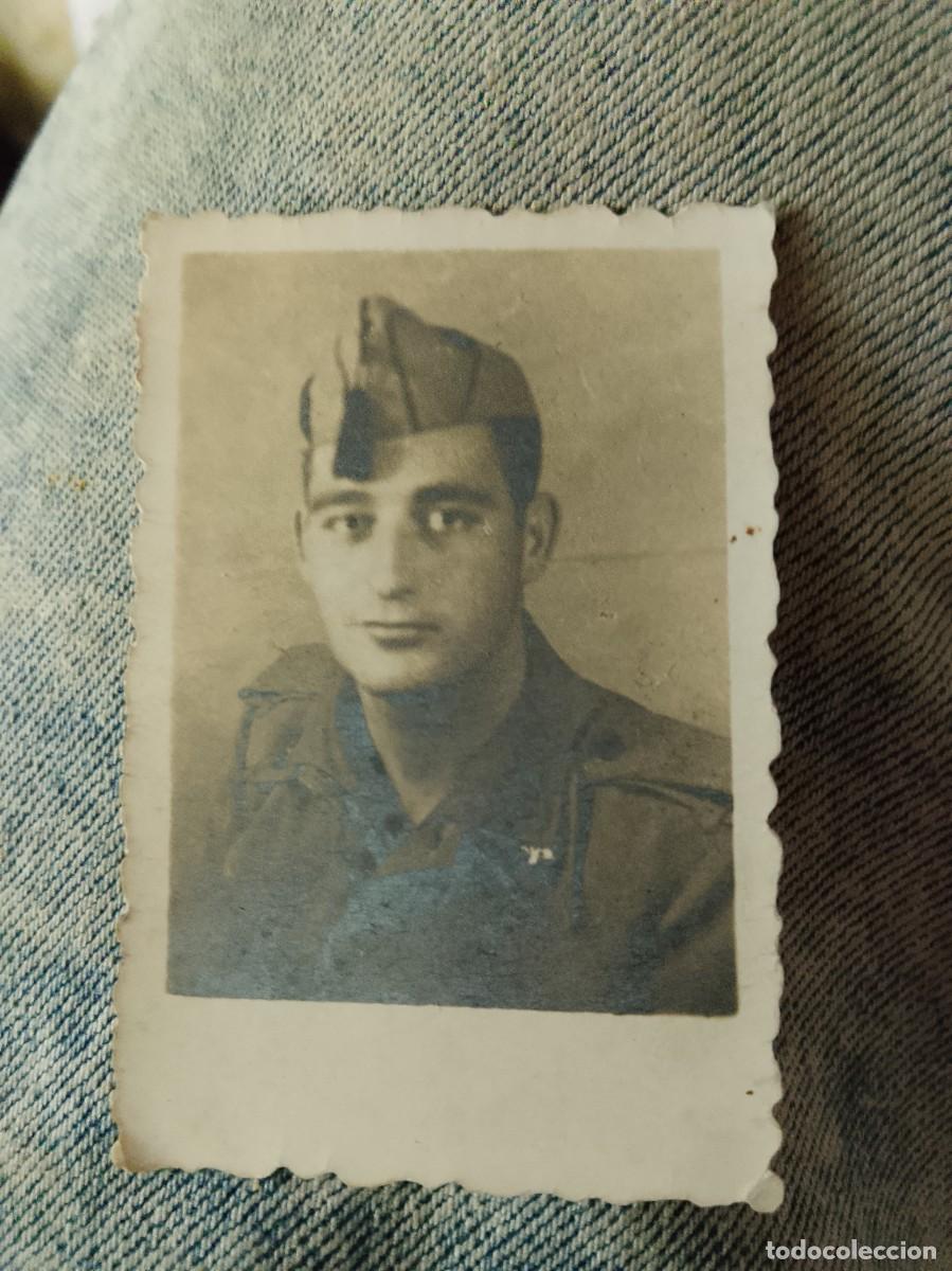 Militaria: Foto soldado con uniforme y gorra militar corresponden a la infanter&iacute;a del ej&eacute;rcito de Espa&ntilde;a