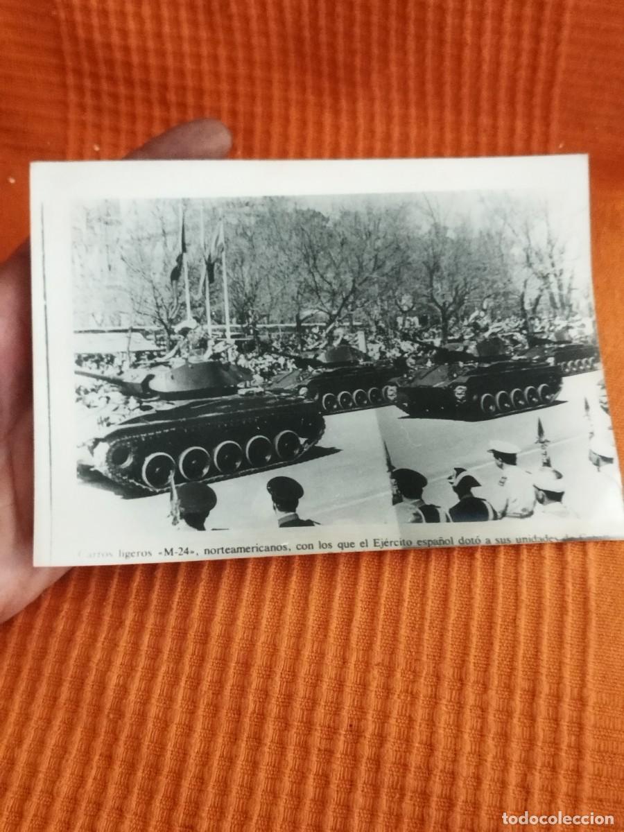 Militaria: Copia tipo foto militar. Carros ligeros M-24, norteamericanos, el Ej&eacute;rcito espa&ntilde;ol.
