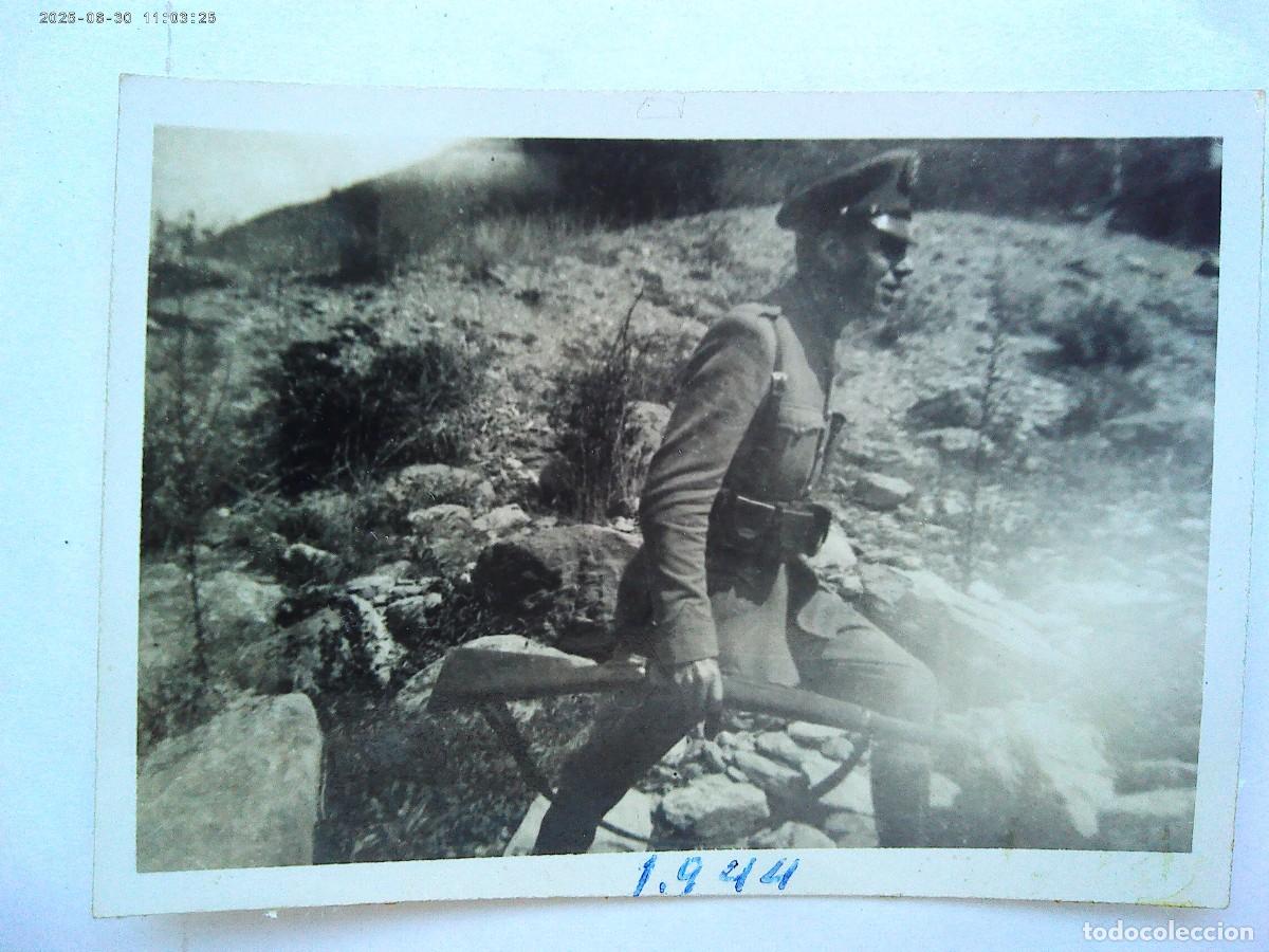 Militaria: POLICIA ARMADA : FOTO DE AGENTE CON FUSIL MAUSER , 1944