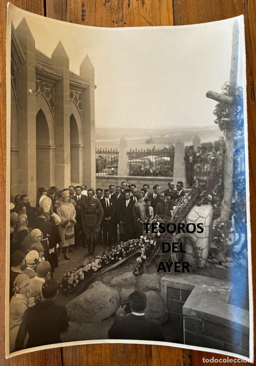 Militaria: ALFONSO XIII Y VICTORIA EUGENIA EN MONTE ARRUIT, HOMENAJE A LOS CA&Iacute;DOS DE ANNUAL, MARRUECOS 1927,
