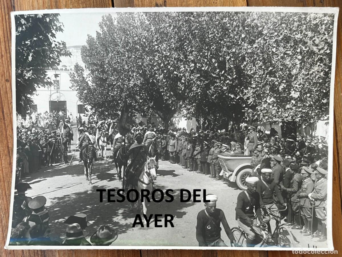 Militaria: ALFONSO XIII Y VICTORIA EUGENIA EN TETU&Aacute;N, 1927, REVISTA DE TROPAS ANTE LA ALTA COMISAR&Iacute;A PROTECT