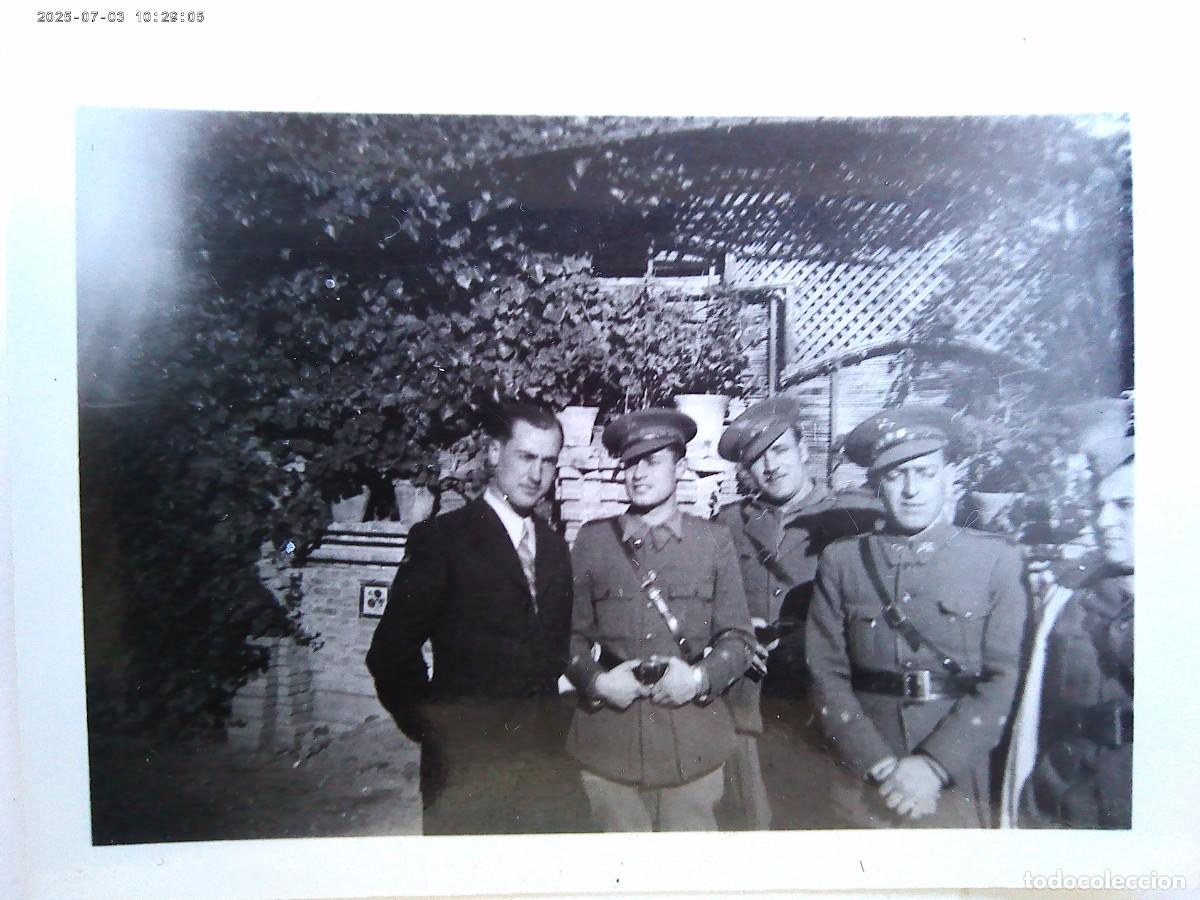 Militaria: INMEDIATA POST GUERRA CIVIL : OFICIALES POSANDO . NOVELDA , 1940