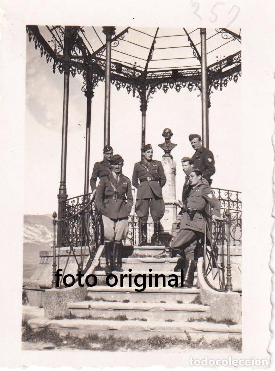 Militaria: LAGUARDIA ALAVA OFICIALES CTV ITALIANO KIOSKO DON FELIX GUERRA CIVIL