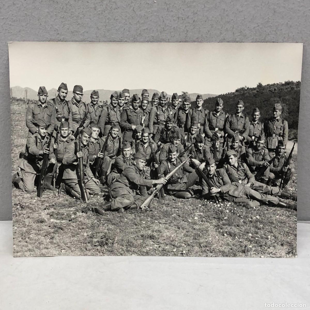 Militaria: ANTIGUA FOTOGRAFIA - GRUPO DE SOLDADOS - MILITAR - FUSILES - GUERRA CIVIL - 240 X 180 MM / 1123