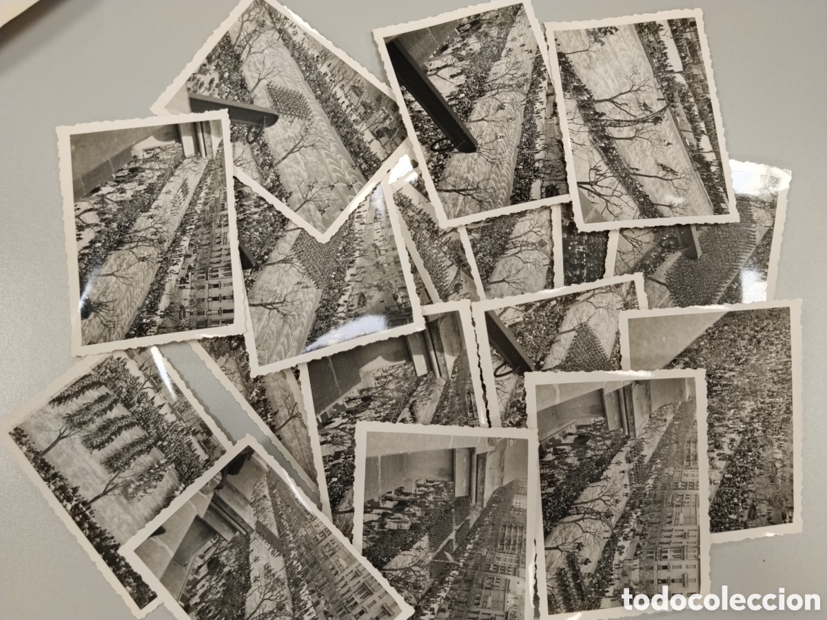 Militaria: Lote 23 fotograf&iacute;as guerra civil desfile de la victoria Barcelona 1939.bando nacional.falange.requet