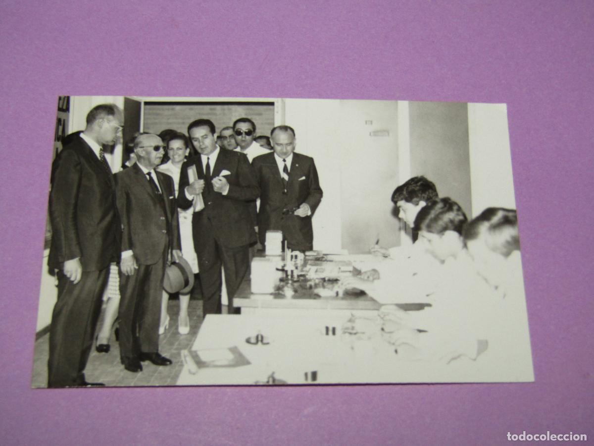 Militaria: Antigua Fotograf&iacute;a Original con FRANCO Reportaje de su Visita a Valencia - A&ntilde;o 1960-70s.