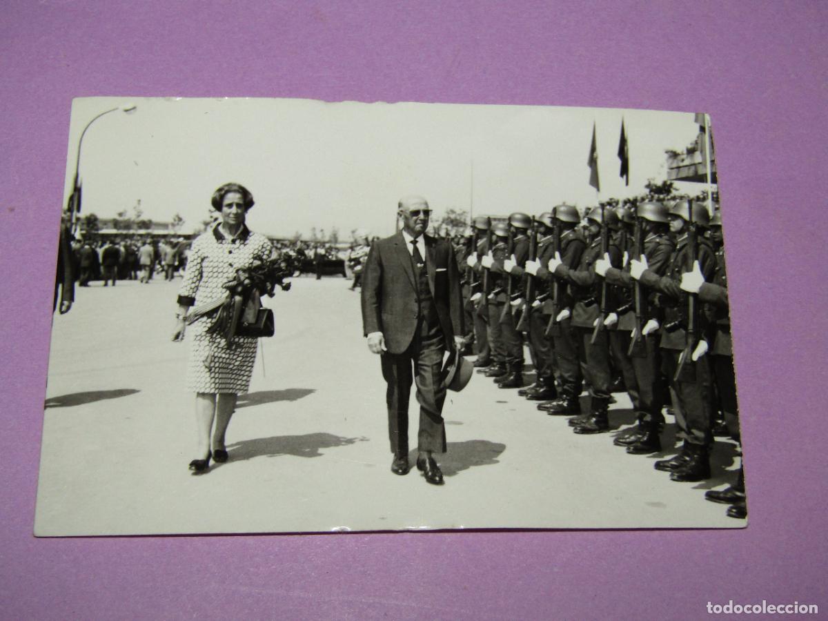 Militaria: Antigua Fotograf&iacute;a Original con FRANCO Reportaje de su Visita a Valencia - A&ntilde;o 1960-70s.