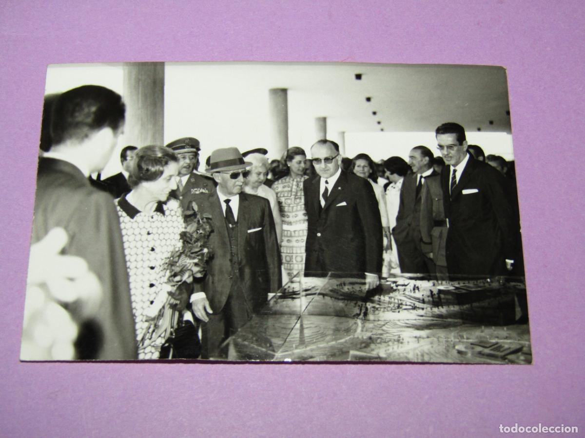 Militaria: Antigua Fotograf&iacute;a Original con FRANCO Reportaje de su Visita a Valencia - A&ntilde;o 1960-70s.