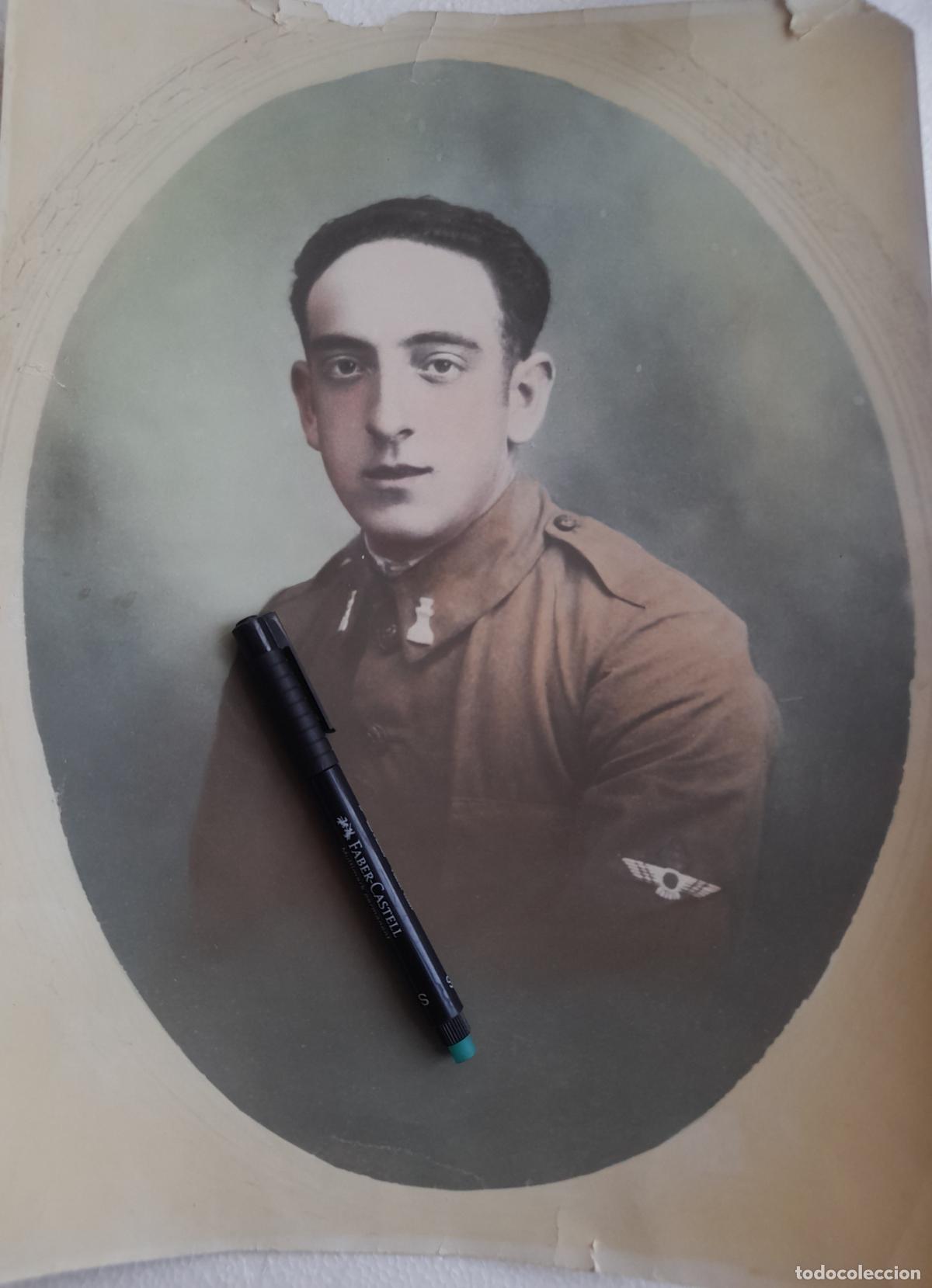 Militaria: Aviaci&oacute;n. Aeron&aacute;utica Militar. Soldado de ingenieros con emblema.