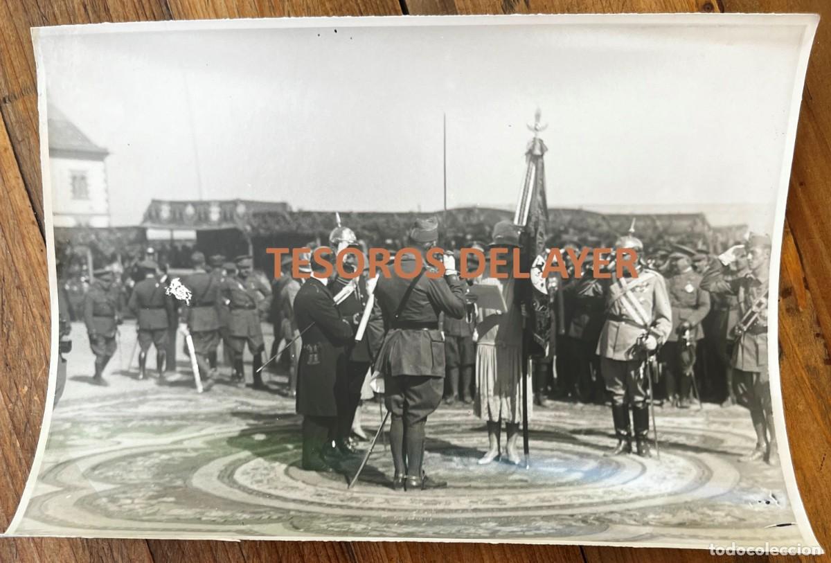 Militaria: Alfonso XIII y Victoria Eugenia entregan la Bandera Nacional a La Legi&oacute;n, Dar Riffien 1927