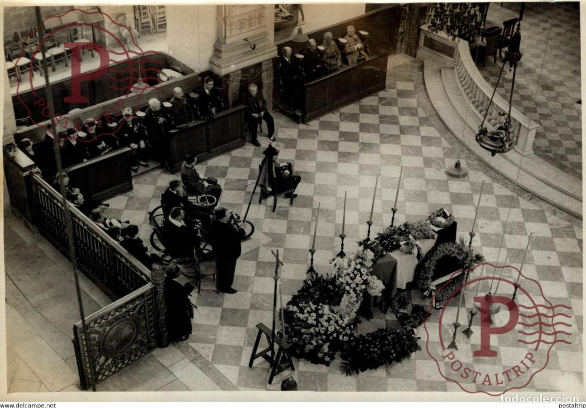 Militaria: ENTERREMENT DU SERGENT LALOY EGLISE SAINT LOUIS 18*13CM Photo Meurisse Paris collectionmeurisse