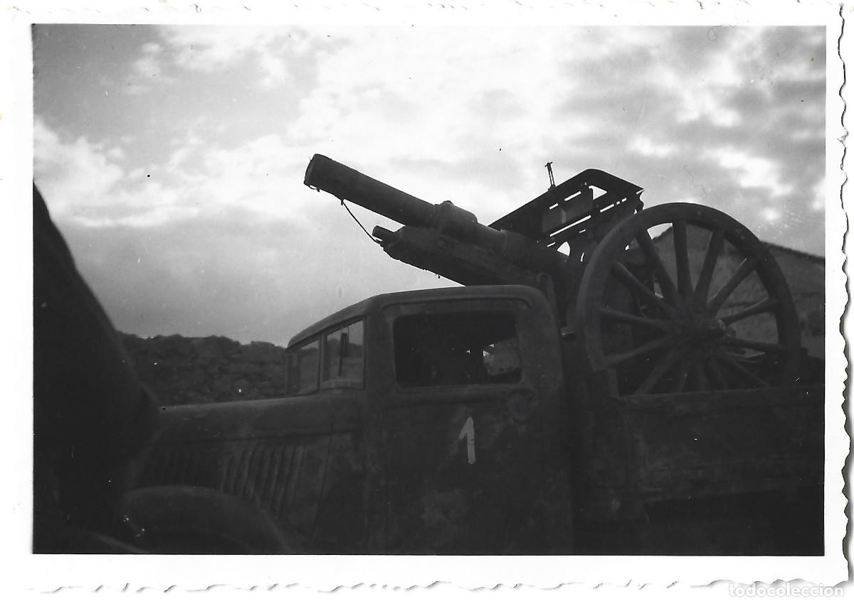 Militaria: 1937-38 Fotograf&iacute;a guerra civil ca&ntilde;&oacute;n Krupp o Schneider 105mm procede archivo soldado Legi&oacute;n C&oacute;ndor