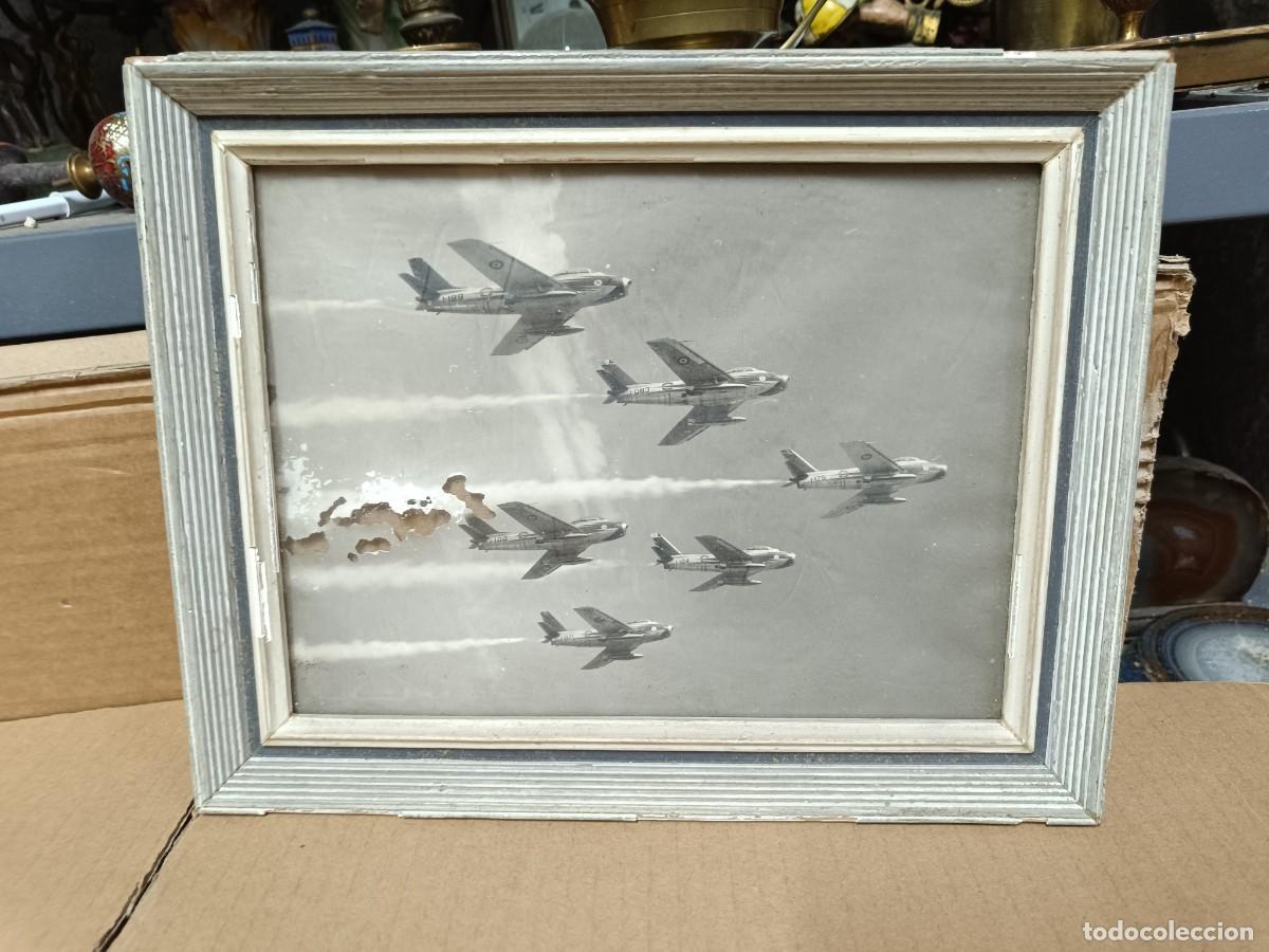 Militaria: ANTIGUO CUADRO CON FOTO DE AVIONES DE COMBATE A IDENTIFICAR, MILITAR, CON MARCO Y CRISTAL -E5