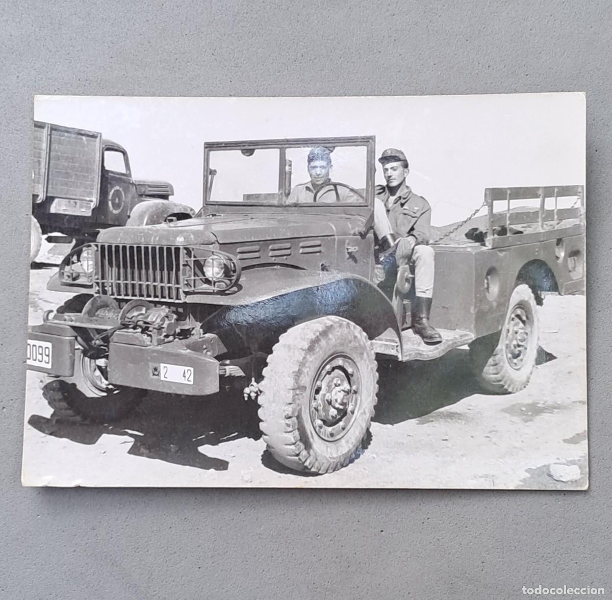 Militaria: Antigua fotografia de 2 soldados en un DODGE WC 52, SIDI - IFNI a&ntilde;o 1967