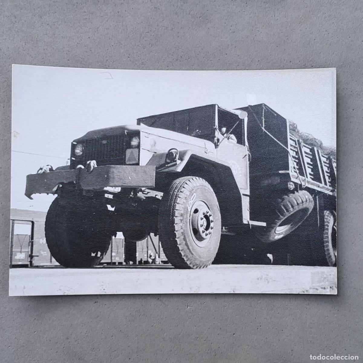 Militaria: Antigua fotografia, transporte militar espa&ntilde;ol, Cami&oacute;n REO M35, a&ntilde;o 1976