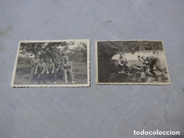 Militaria: Lote 2 antigua fotografia de requete carlista con emblemas en pecho, guerra civil.