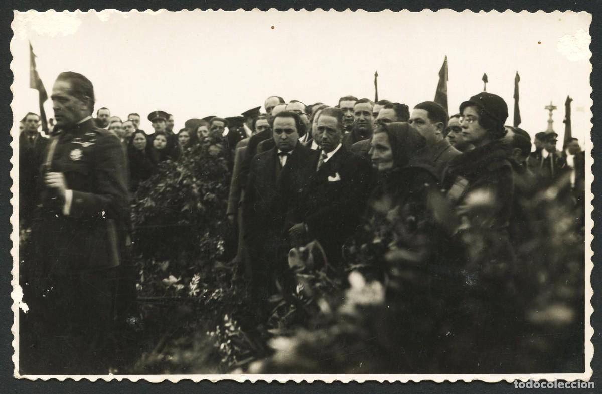 Militaria: REP&Uacute;BLICA, FOTOGRAF&Iacute;A, PRESIDENTE LLU&Iacute;S COMPANYS, P&Eacute;REZ FARR&Agrave;S Y VENTURA GASSOL