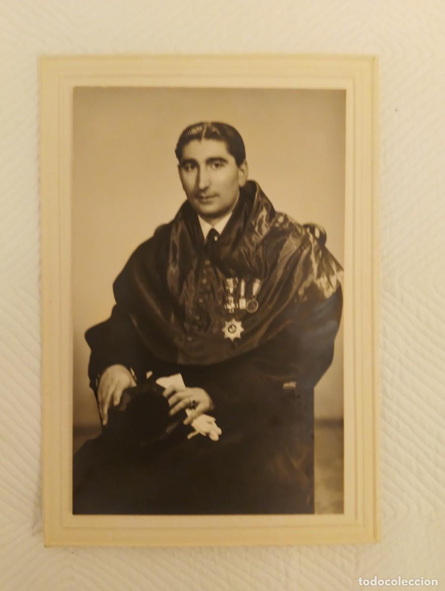 Militaria: Personaje con medalla y traje de &eacute;poca