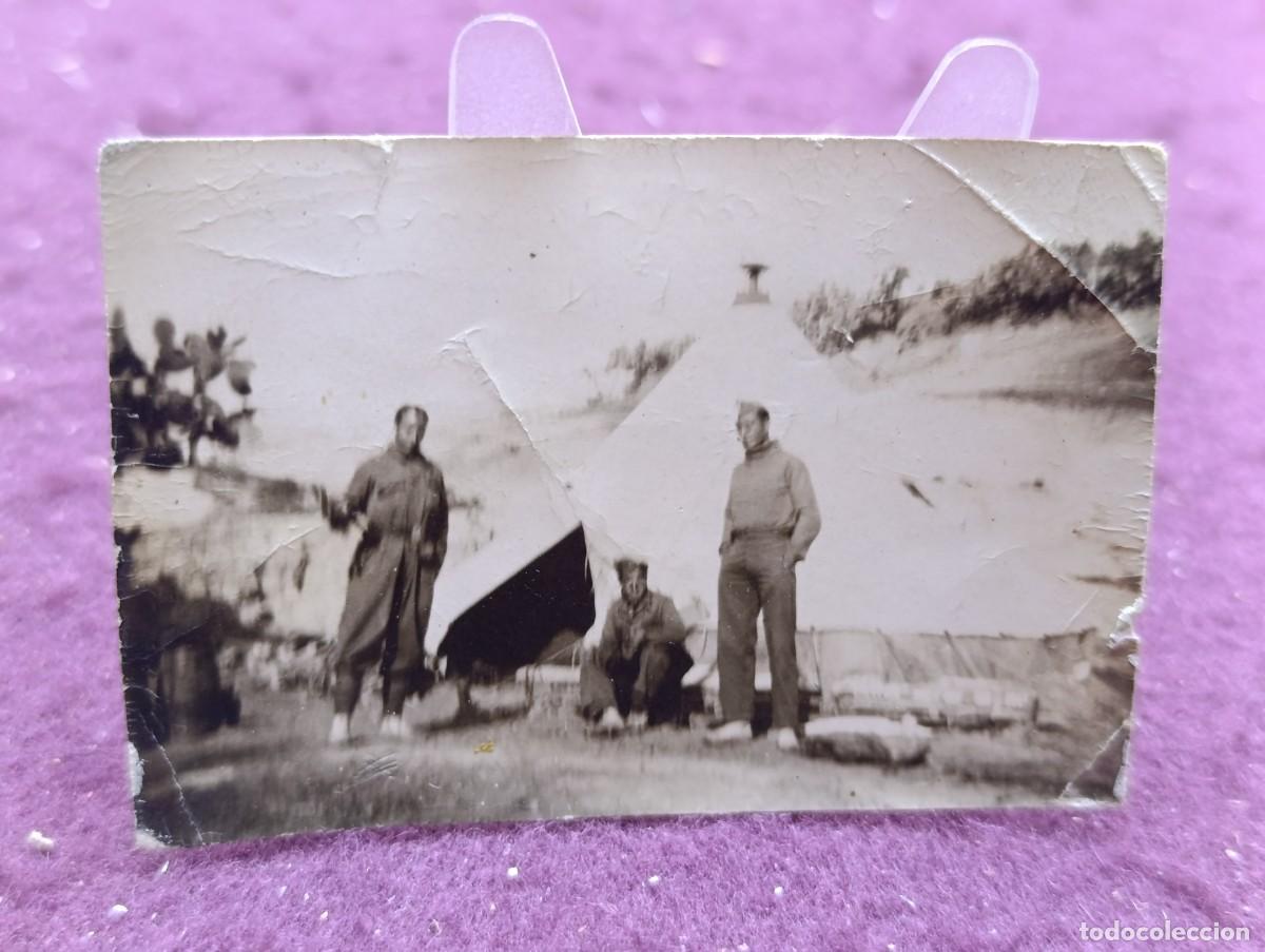 Militaria: Antigua Fotograf&iacute;a en b/n o sepia, militares posando en Melilla, 1920&acute;s, de archivo, sello al dorso