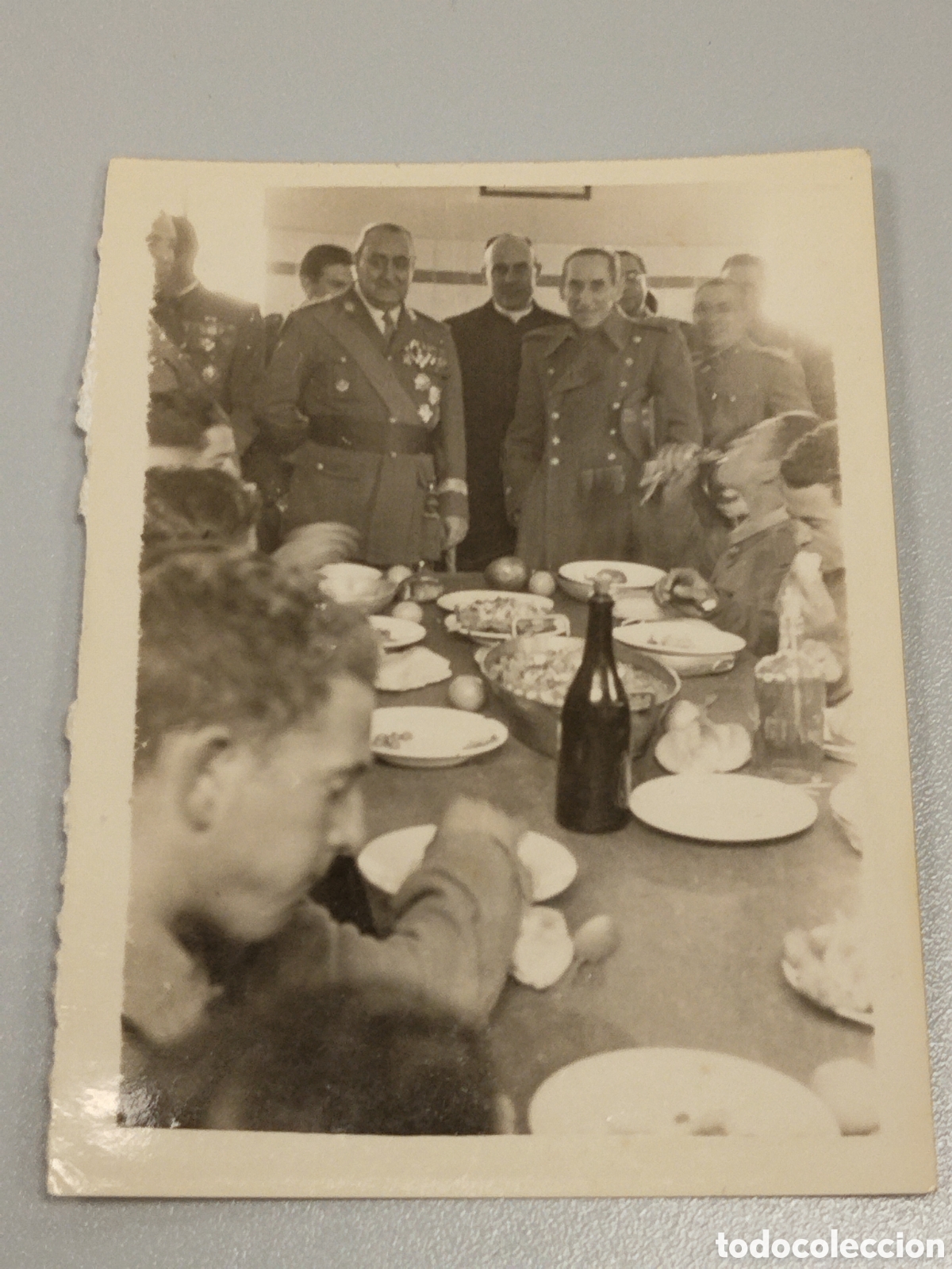 Militaria: Fotograf&iacute;a ex combatientes guerra civil con el general Carlos Iniesta Cano.guardia civil.legionarios