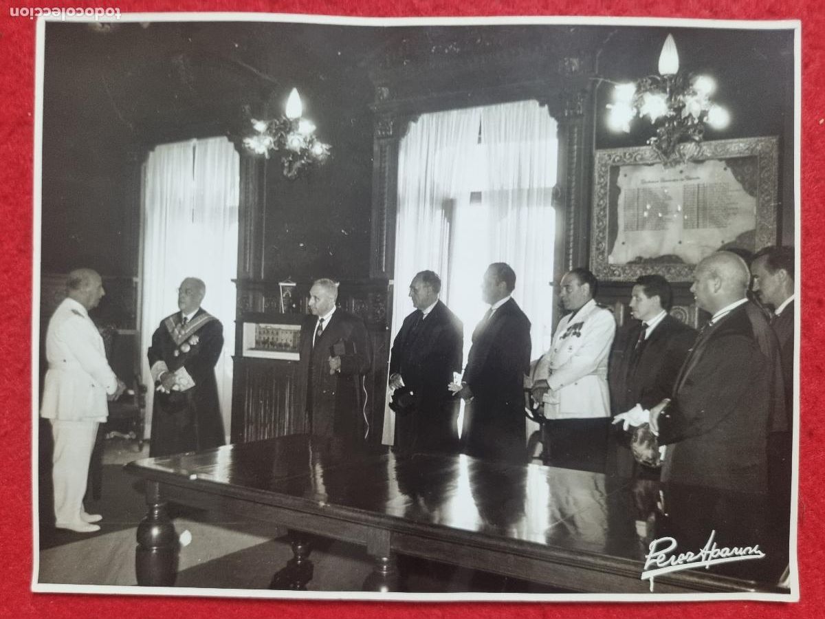 Militaria: FOTOGRAFIA FRANCISCO FRANCO EN UNA RECEPCION FOTO PEREZ APARISI VALENCIA ORIGINAL KF1