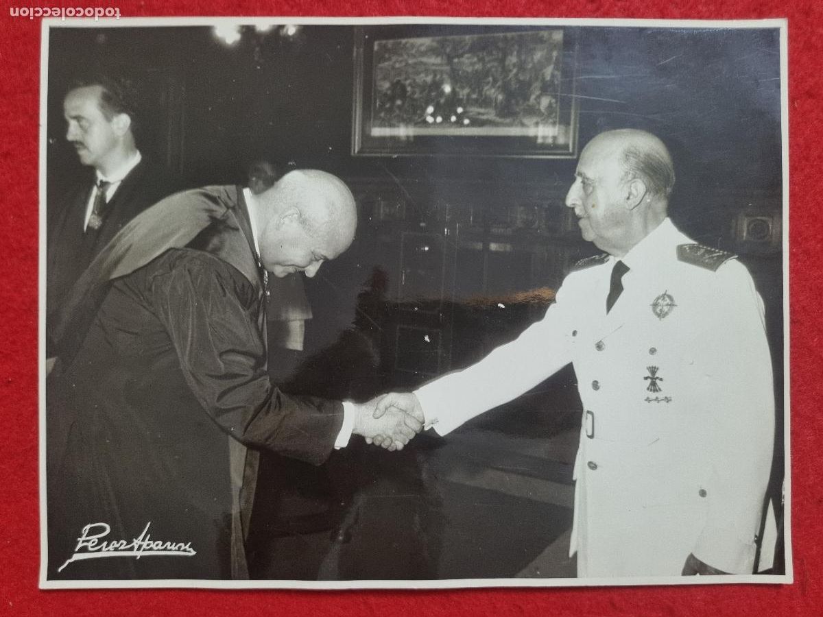 Militaria: FOTOGRAFIA FRANCISCO FRANCO EN UNA RECEPCION FOTO PEREZ APARISI VALENCIA ORIGINAL KF1