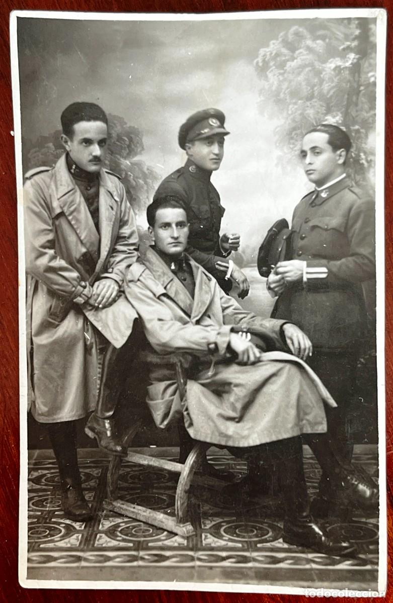 Militaria: ANTIGUA FOTOGRAFIA DE CUATRO OFICIALES, A&Ntilde;OS 20, TAMA&Ntilde;O POSTAL