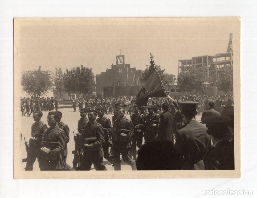 Militaria: JURA DE BANDERA DEL EJ&Eacute;RCITO DE TIERRA ESPA&Ntilde;OL DURANTE LA &Eacute;POCA DE FRANCO. 12,5X8,5.